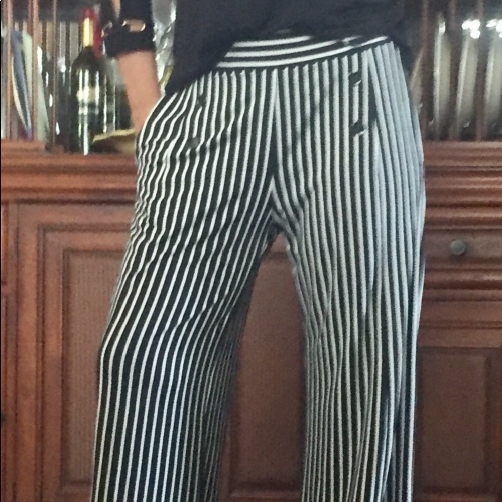 Black/white striped slacks❤️